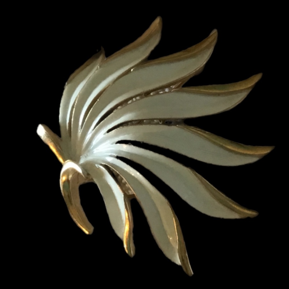 Vintage Trafari White Enamel Leaf Brooch